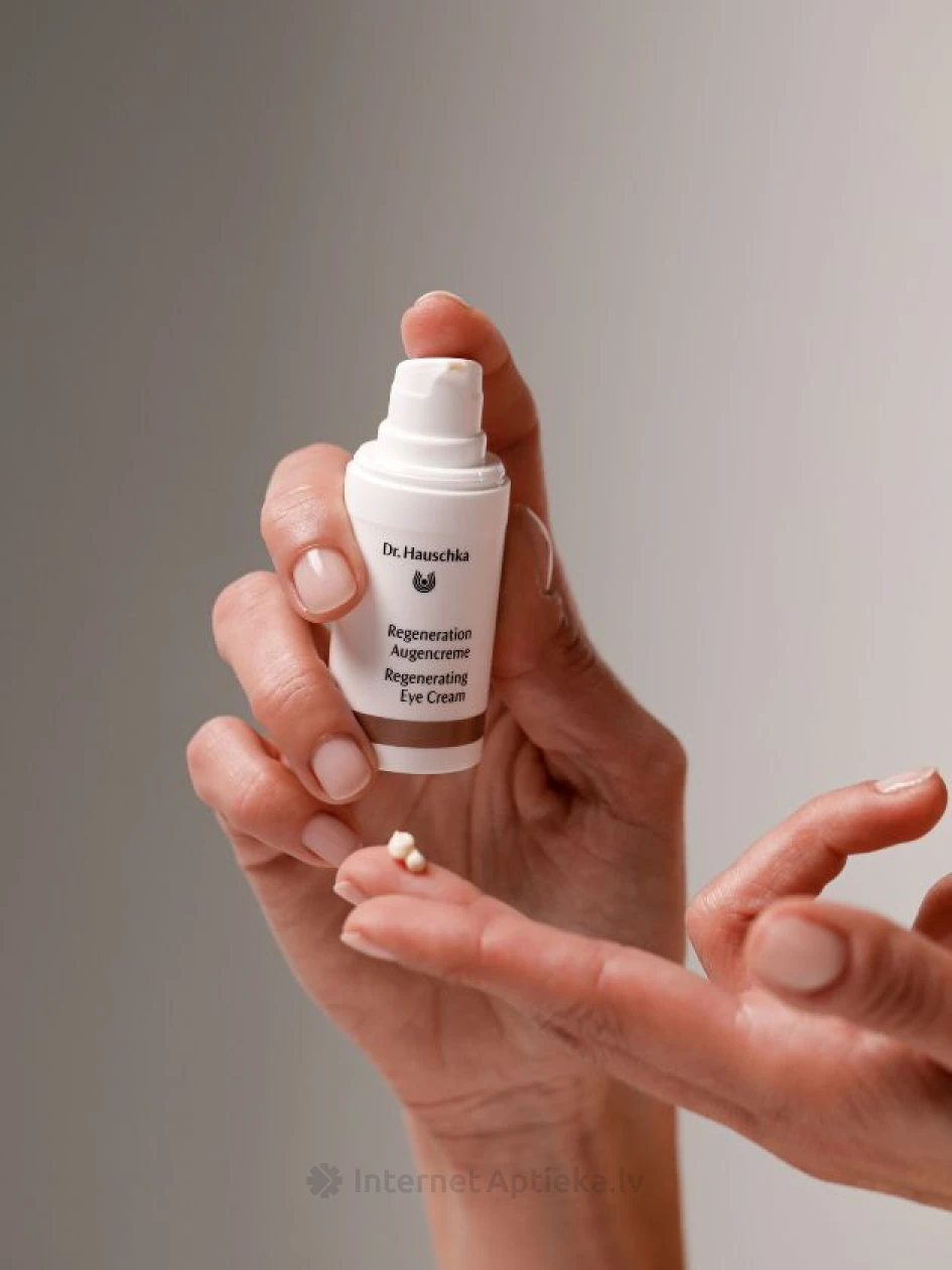 DR. HAUSCHKA ATJAUNOJOŠS ACU KRĒMS NOBRIEDUŠAI ĀDAI, 15 ml | internetaptieka.lv